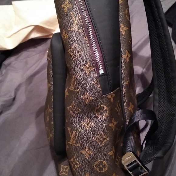 Louis Vuitton Josh Backpack - Picture 8 of 10